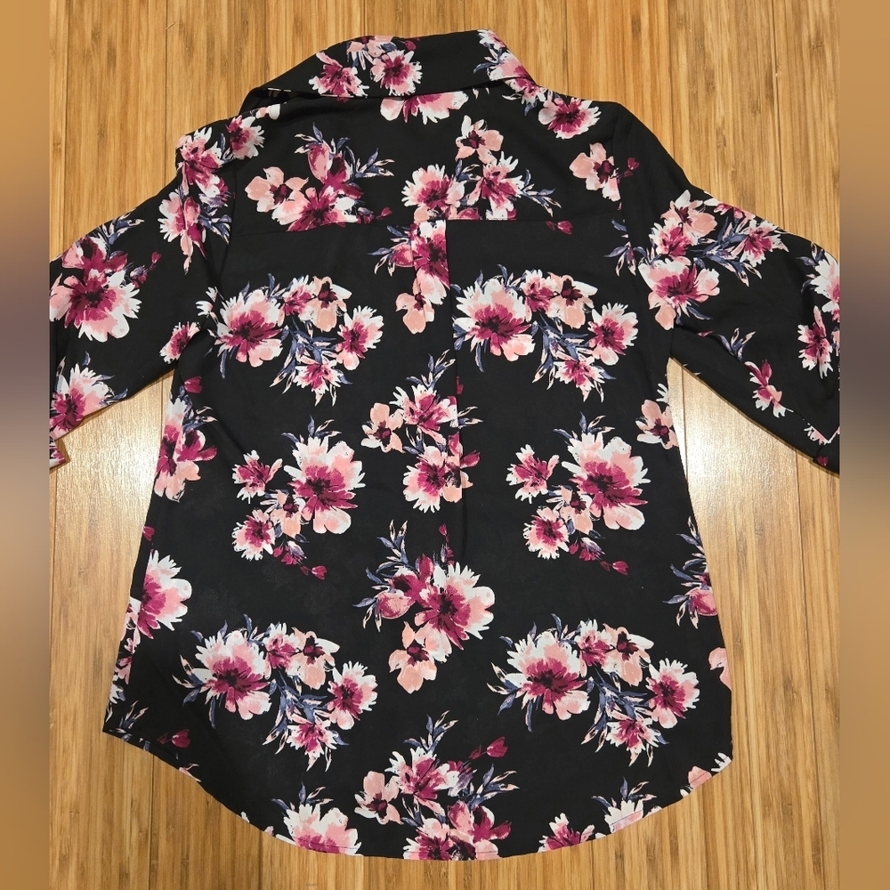 NWOT BCX Floral Black and Pink Women's Top - Picture 8 of 9
